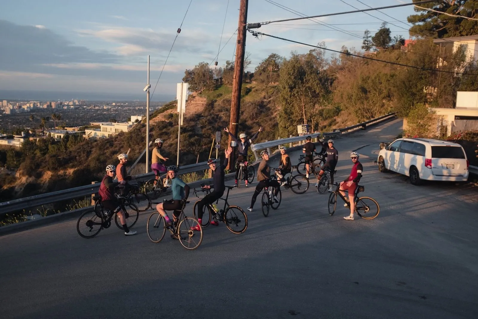   coffee ride atop sunset plaza | photo    @lauandy_   
